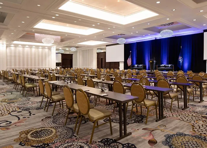 Amway Grand Plaza Hotel, Curio Collection By Hilton